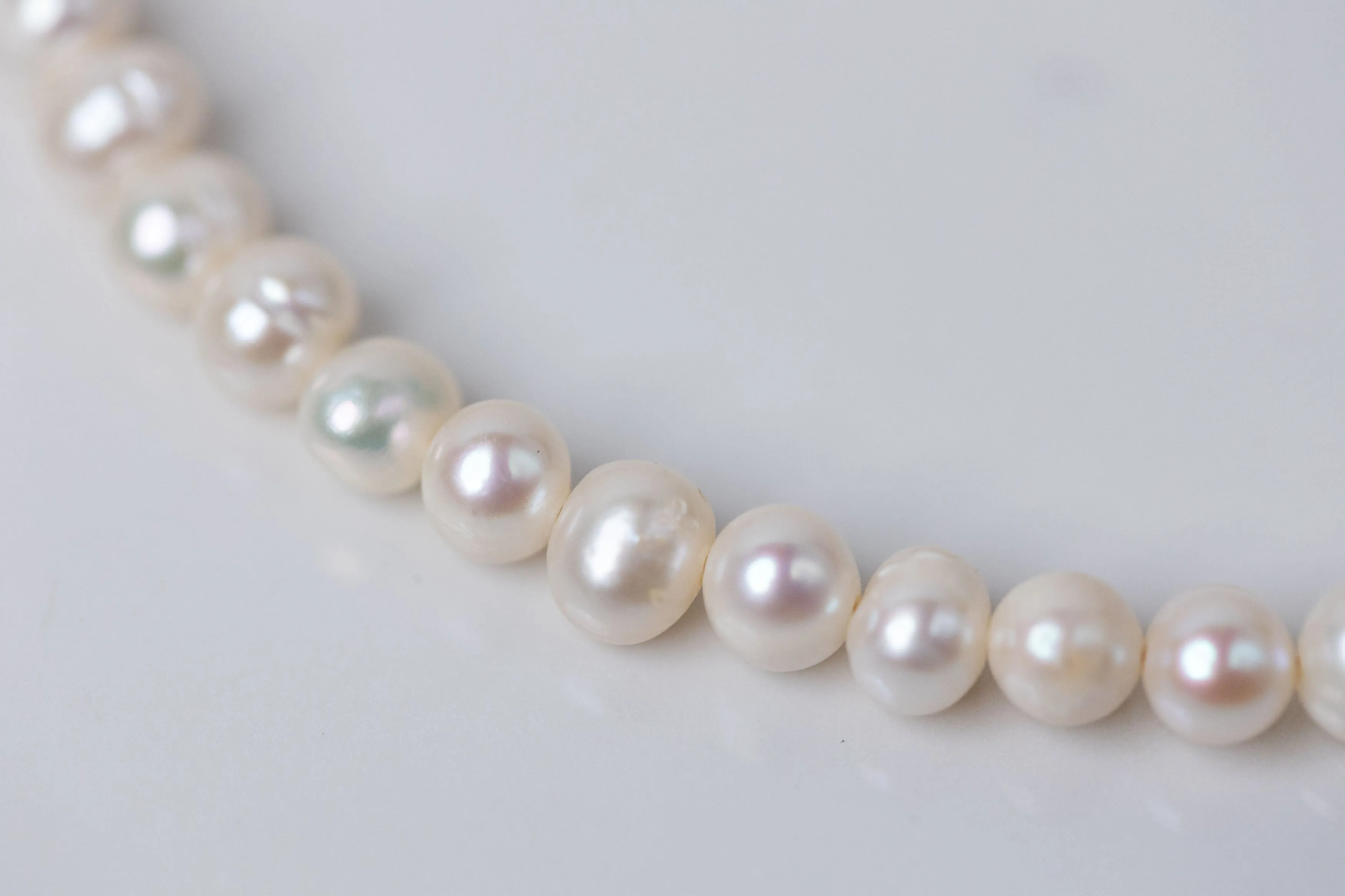 Sipmly pearls necklace